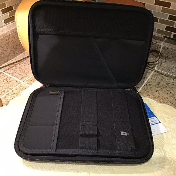 NWT Tomtoc Protect your Digital Gear - Picture 2 of 6